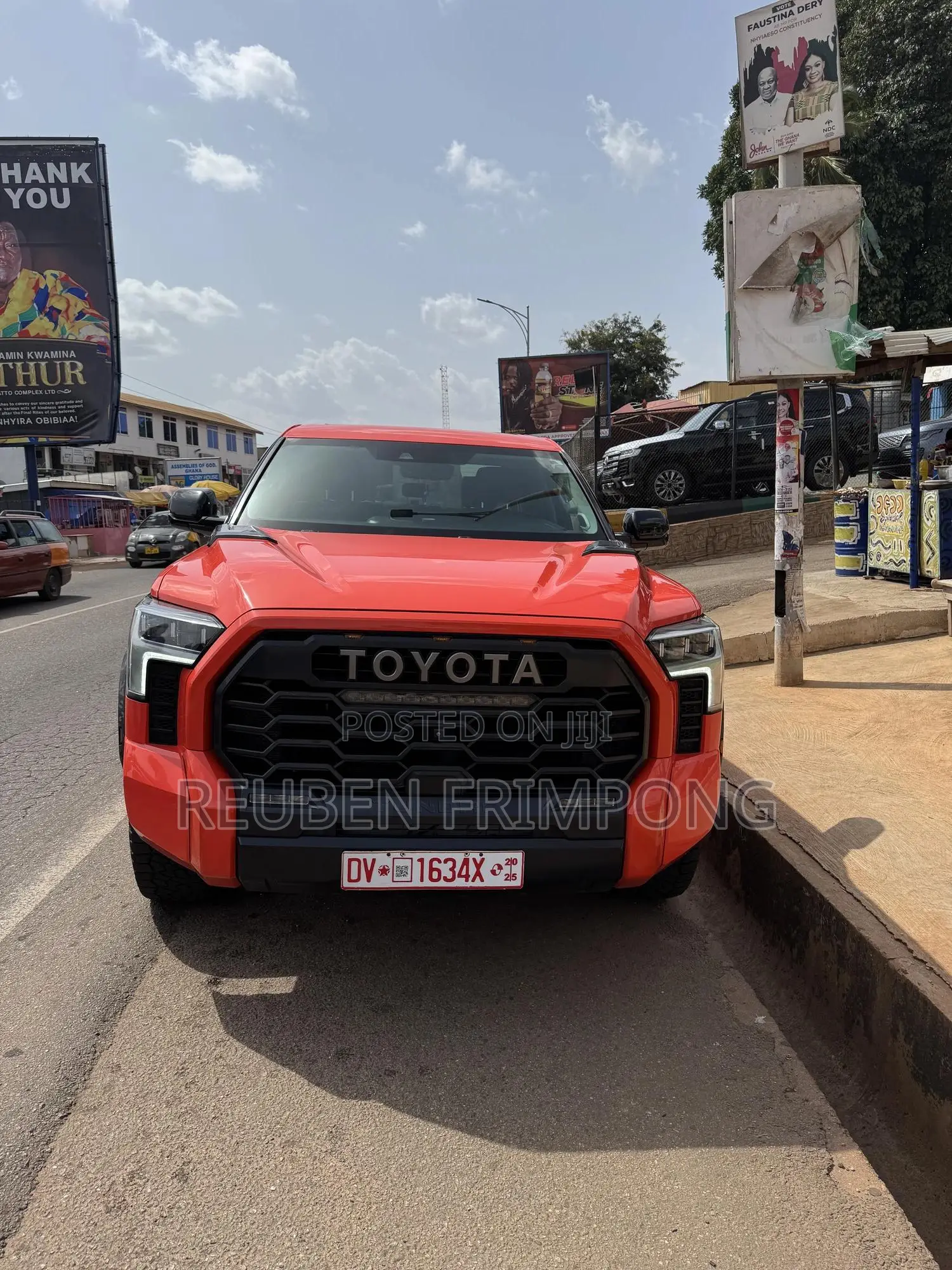 Toyota Tundra Hybrid 2022 Orange