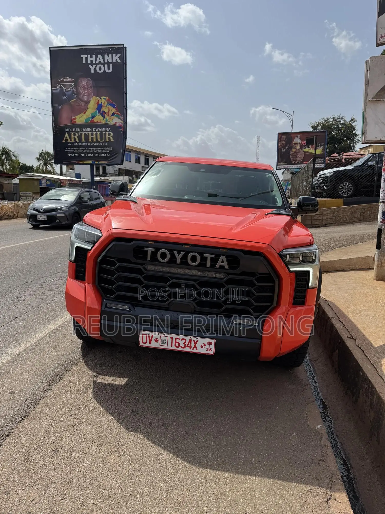 Toyota Tundra Hybrid 2022 Orange