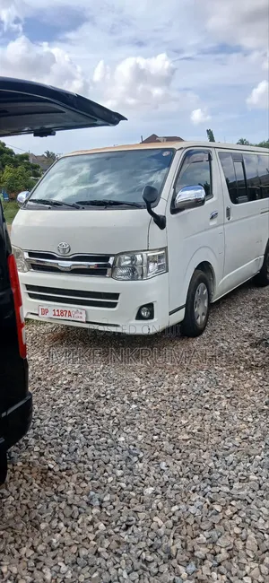 Toyota HiAce 2012 White