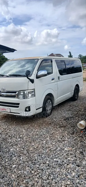 Toyota HiAce 2012 White