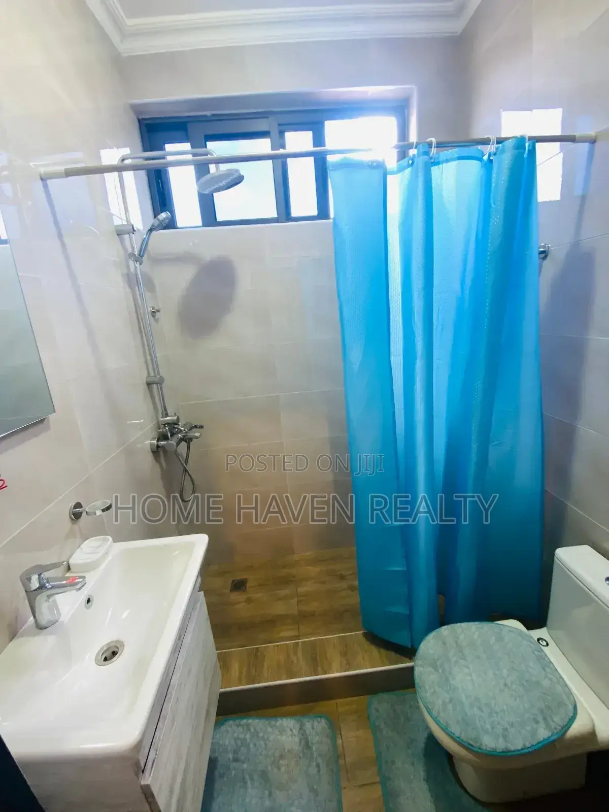 Furnished 4bdrm House in Cantonment, Cantonments for rent