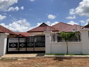 4bdrm House in Trede Junction Area, Kumasi Metropolitan for sale