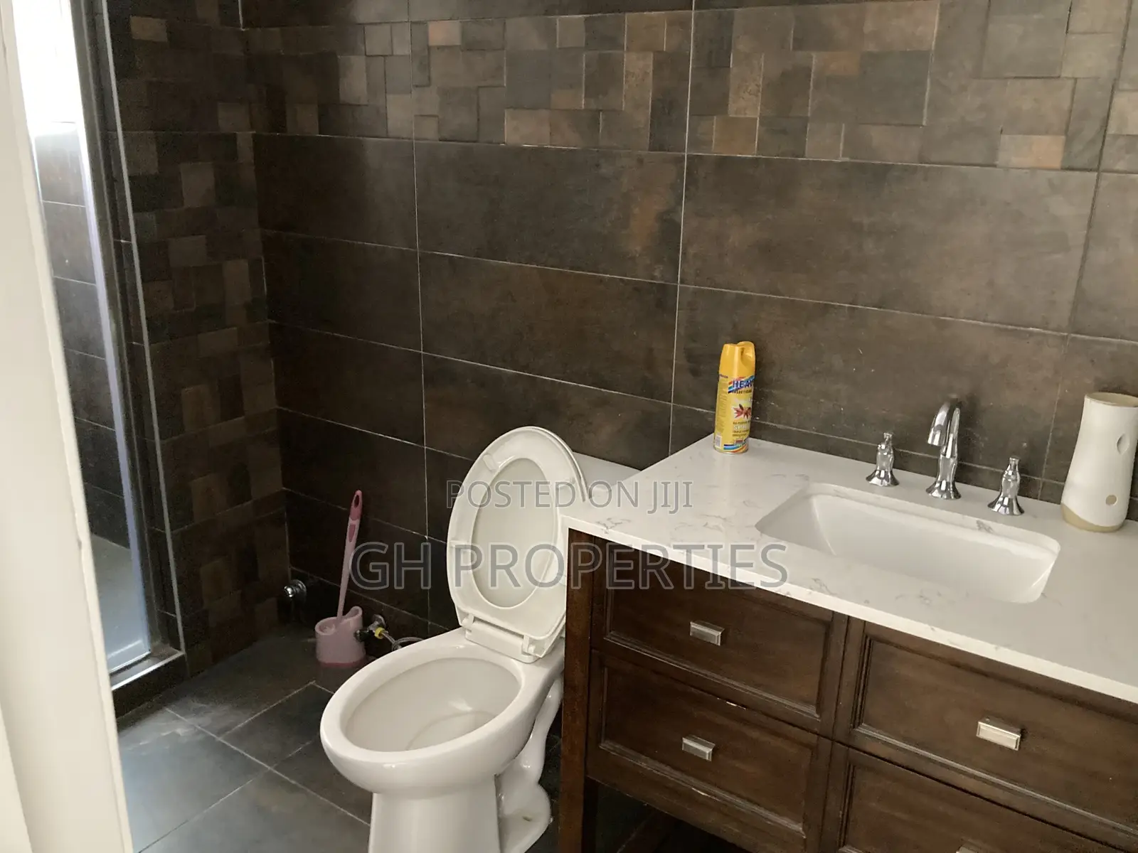 4bdrm House in Trede Junction Area, Kumasi Metropolitan for sale