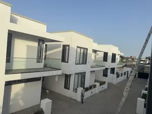 3bdrm Villa in Green Burg, Adjiriganor for sale