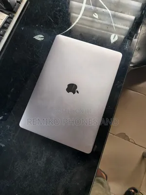 Laptop Apple MacBook Pro 2018 16GB Intel Core I7 SSD 512GB
