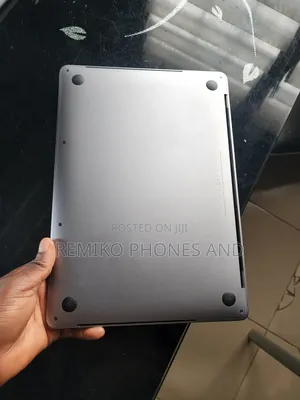 Laptop Apple MacBook Pro 2018 16GB Intel Core I7 SSD 512GB