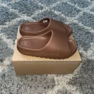 Adidas Yeezy Slides Coffee Brown