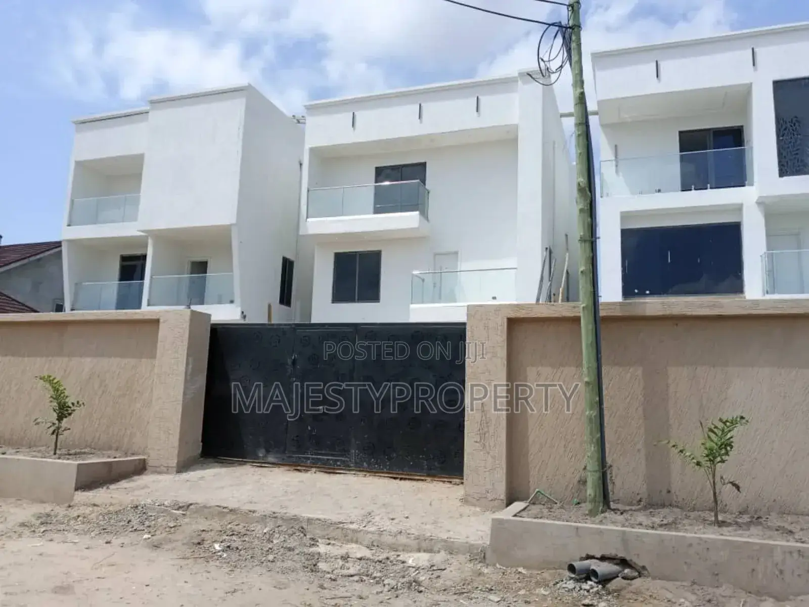 Newly Built 5bedrooms Self-Compound for Sale at Adiriganor