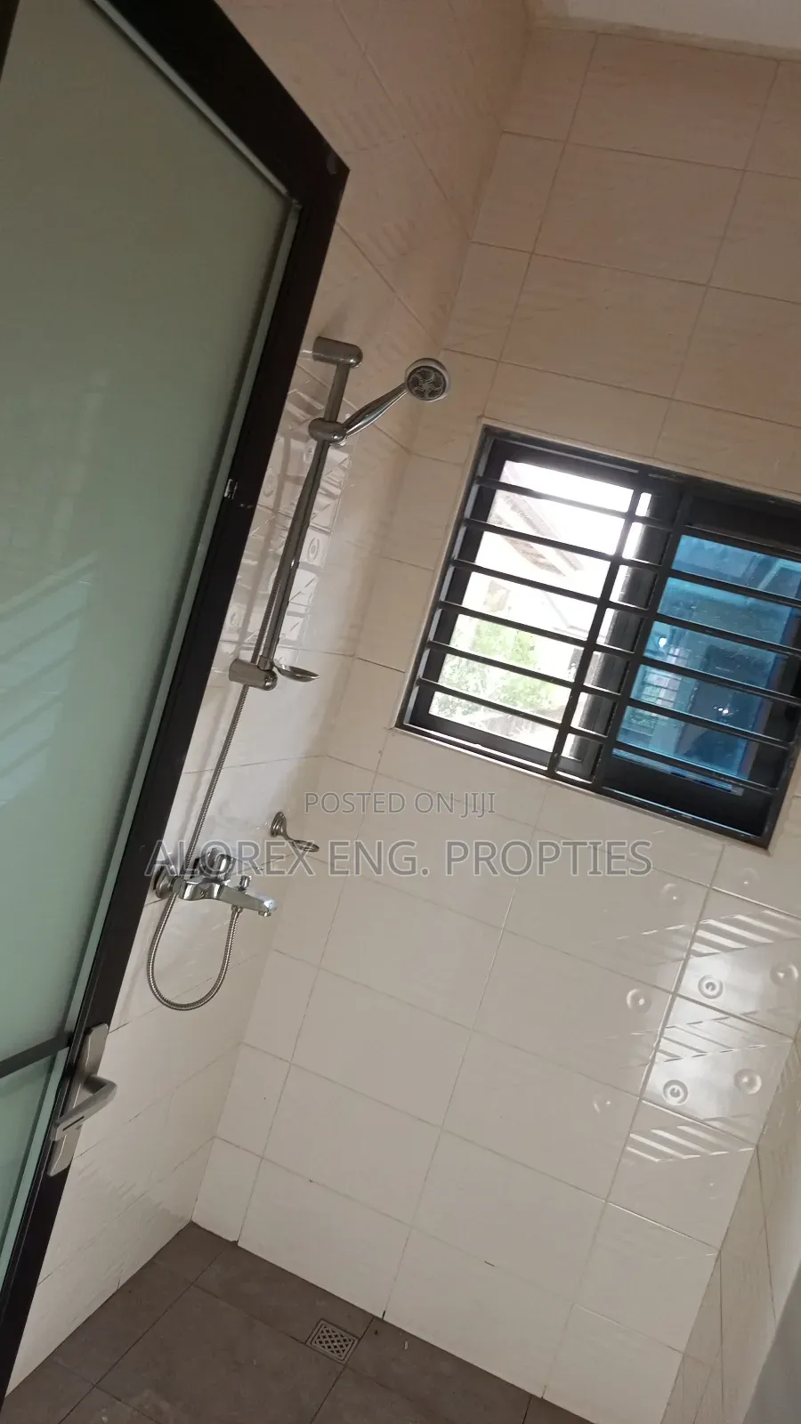 3bdrm House in Tipper Junction, Oyarifa for rent