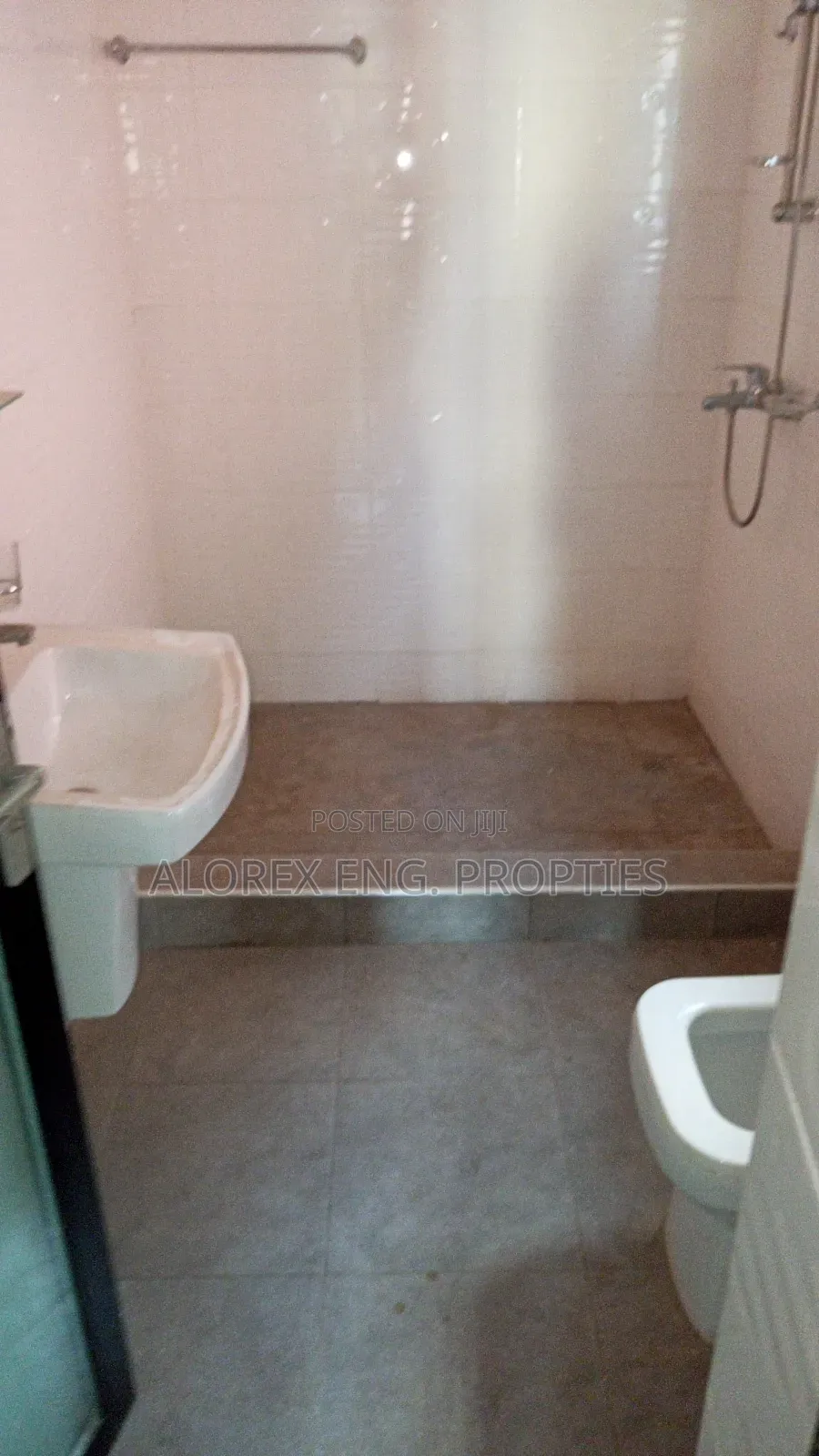 3bdrm House in Tipper Junction, Oyarifa for rent