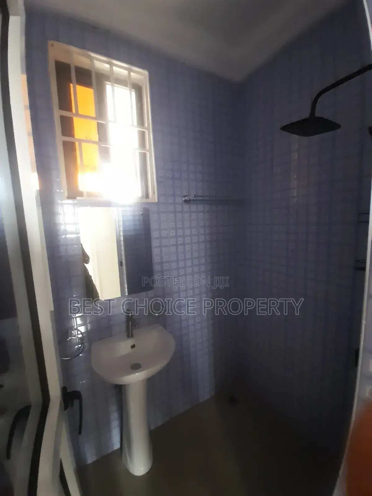 1bdrm Apartment in Adenta, Housing Down for rent