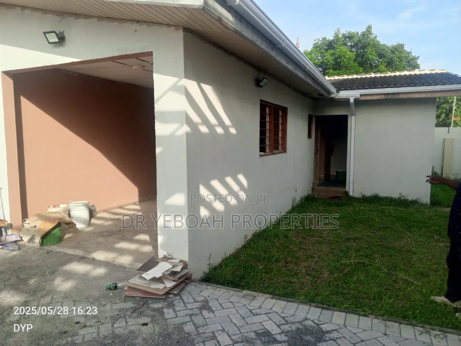 5bdrm Maisonette in Spintex:- 5 Bedrooms for rent