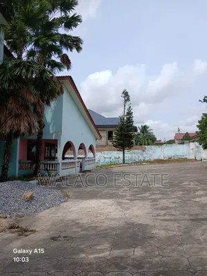 6bdrm Mansion in Walako Estate, Dome for sale