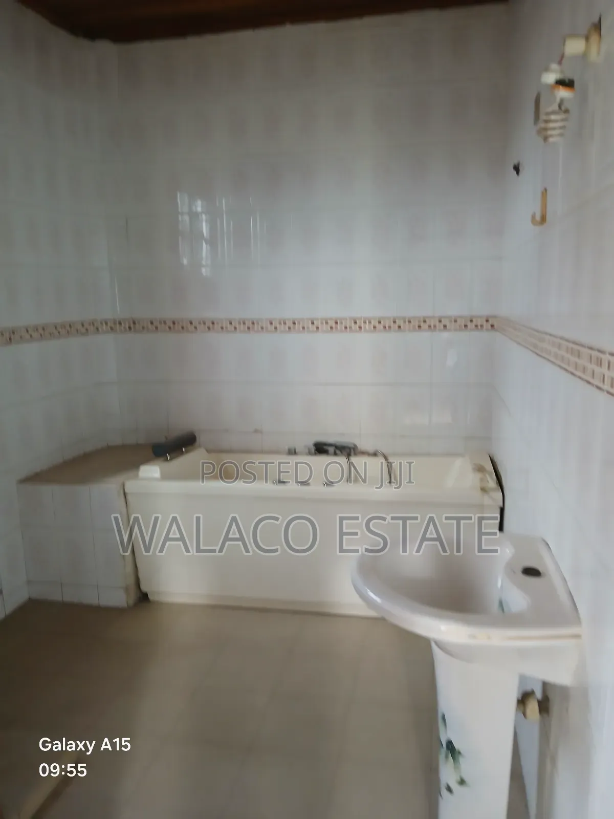 6bdrm Mansion in Walako Estate, Dome for sale