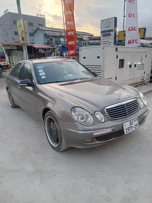 Mercedes-Benz E300 2015 Beige