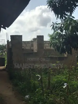 One (1) Plots of Land and 5 Bedrooms for Sale at Kasoa