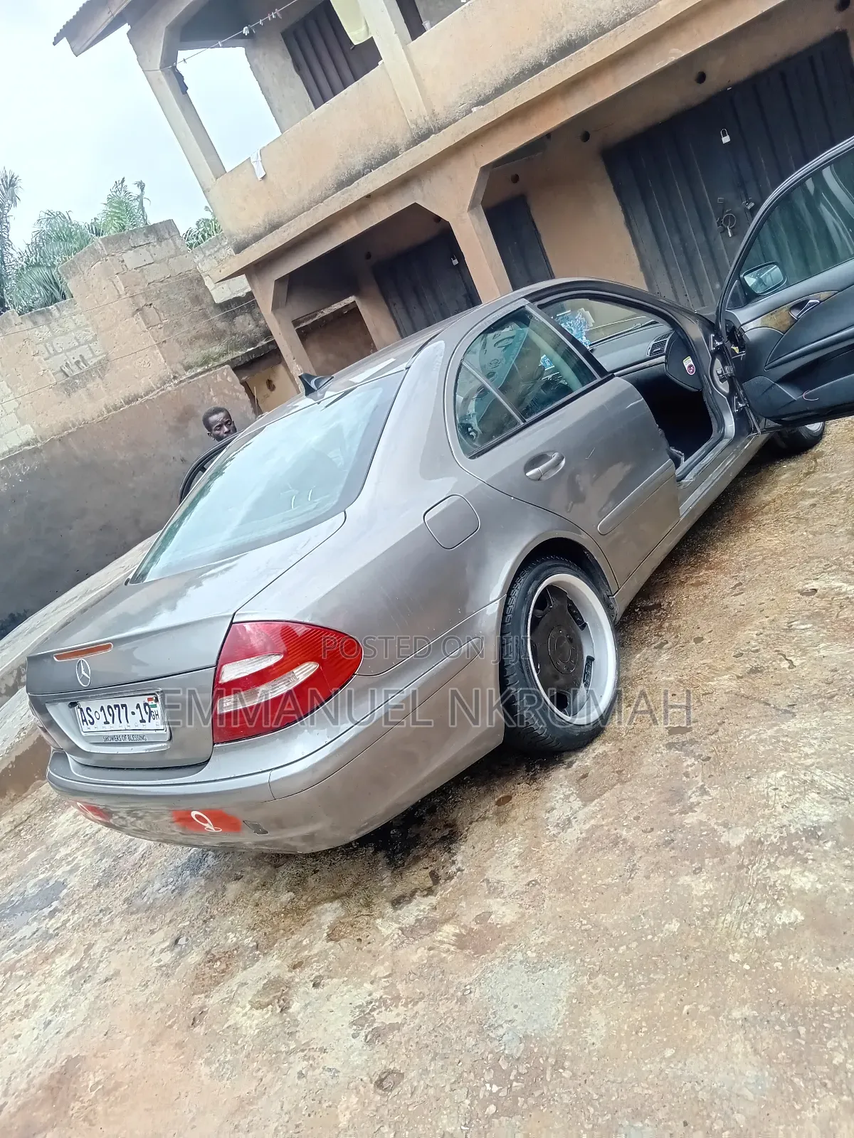 Mercedes-Benz E300 2015 Beige