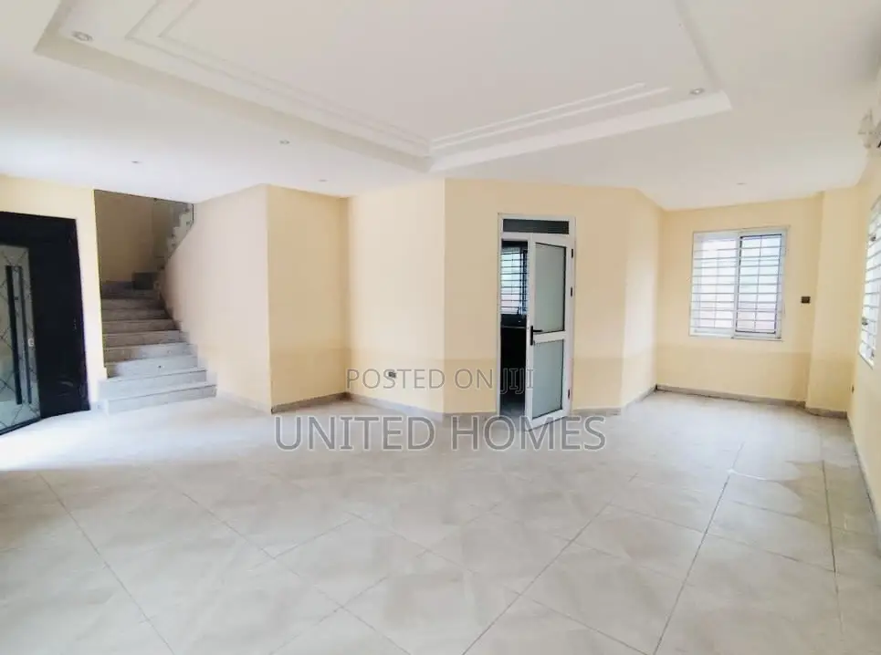 5bdrm House in Dzorwulu for rent