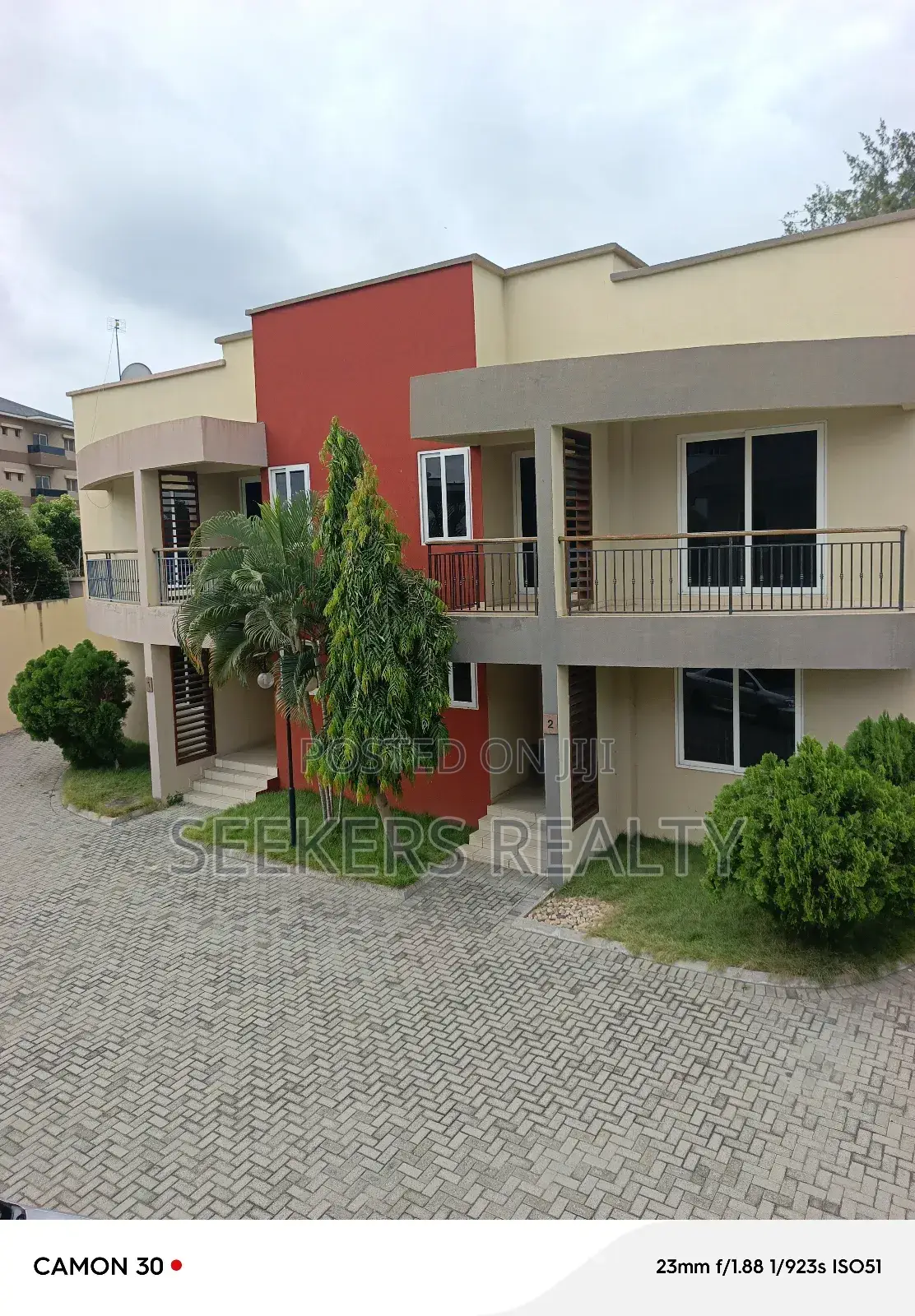 4bdrm Townhouse / Terrace in Seekers Realty, Cantonments for rent
