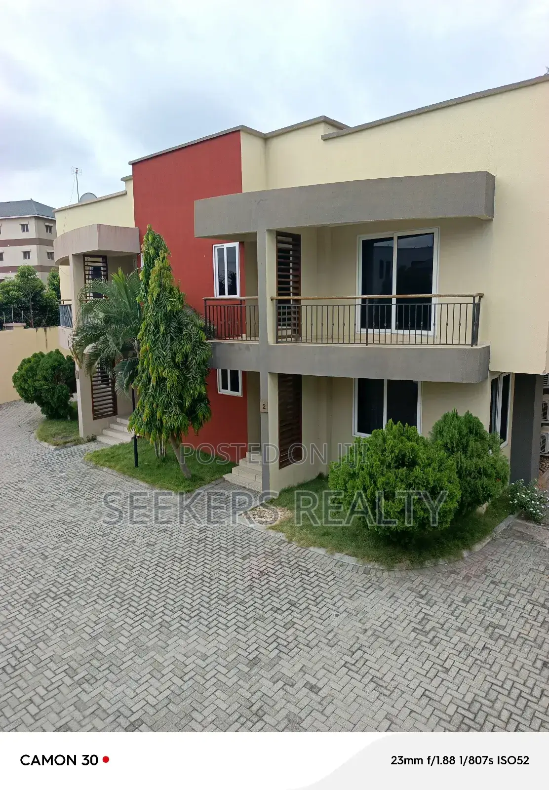 4bdrm Townhouse / Terrace in Seekers Realty, Cantonments for rent