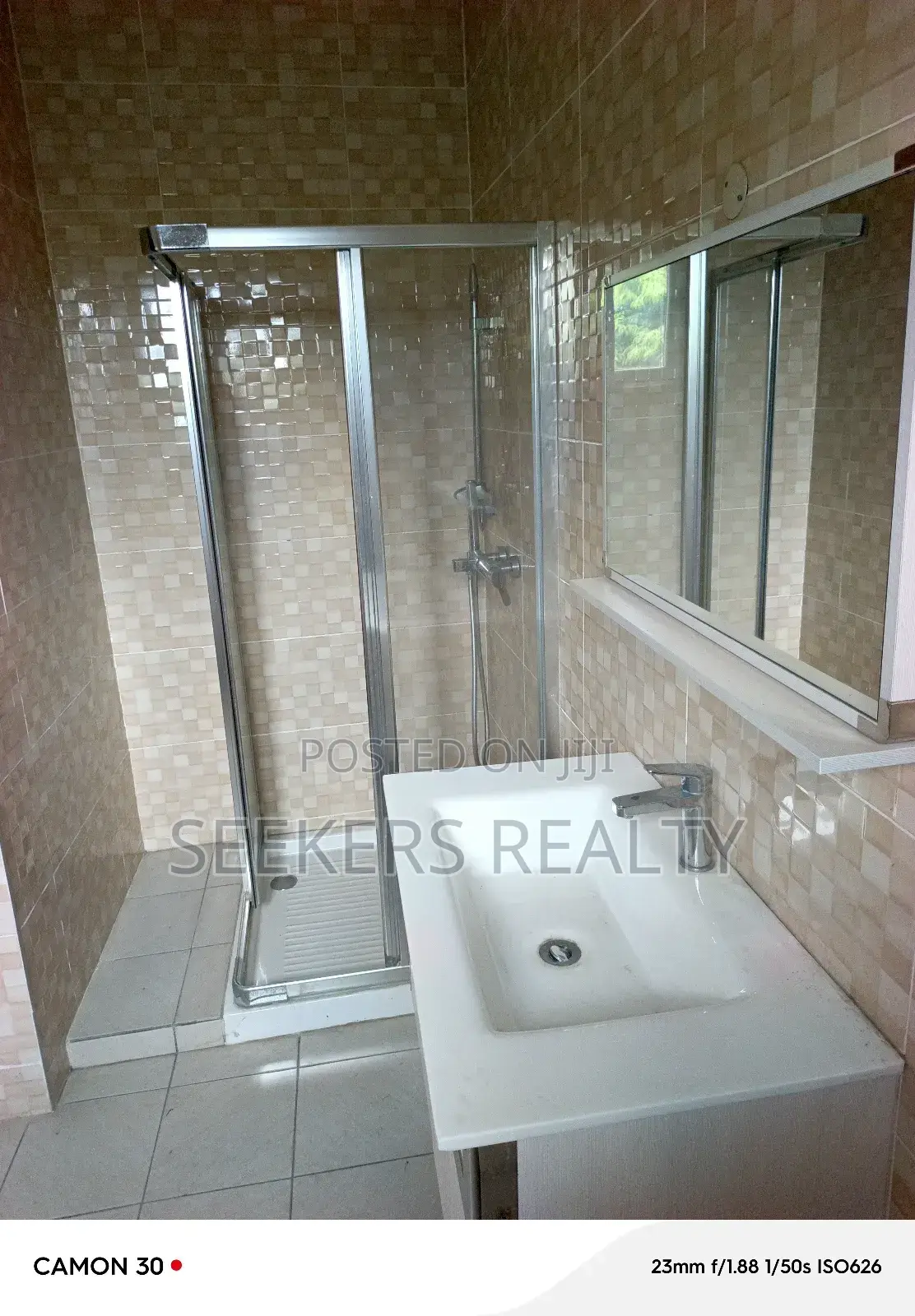 4bdrm Townhouse / Terrace in Seekers Realty, Cantonments for rent