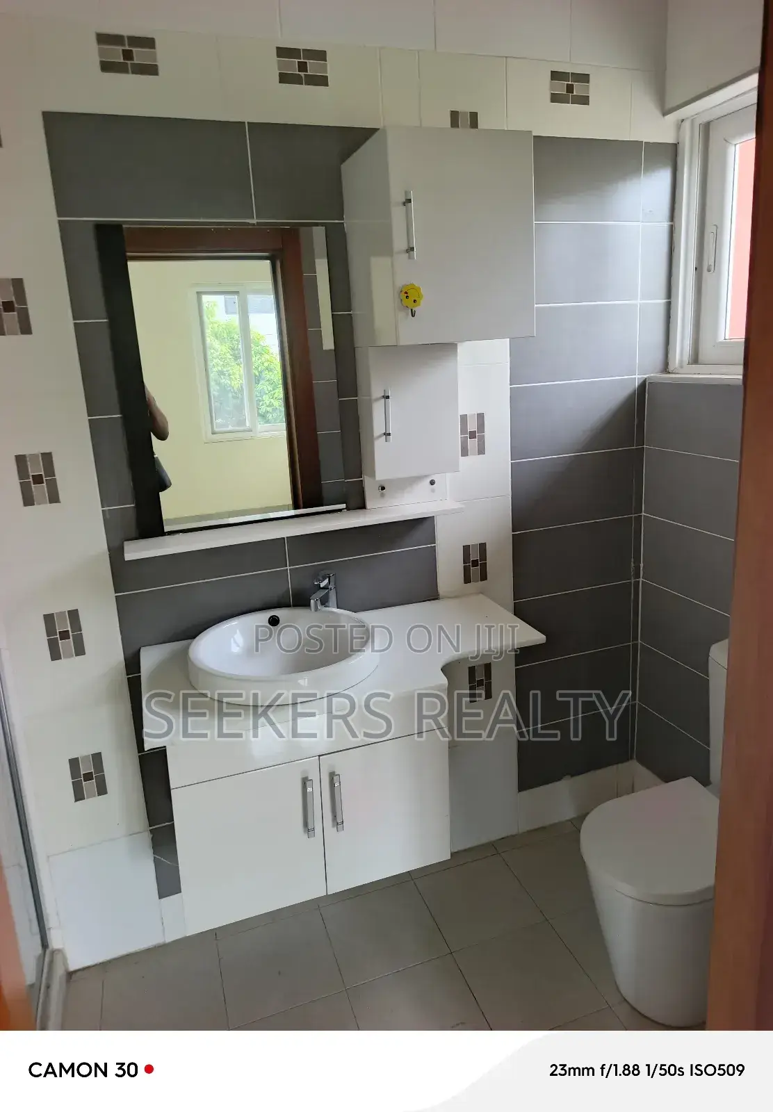 4bdrm Townhouse / Terrace in Seekers Realty, Cantonments for rent