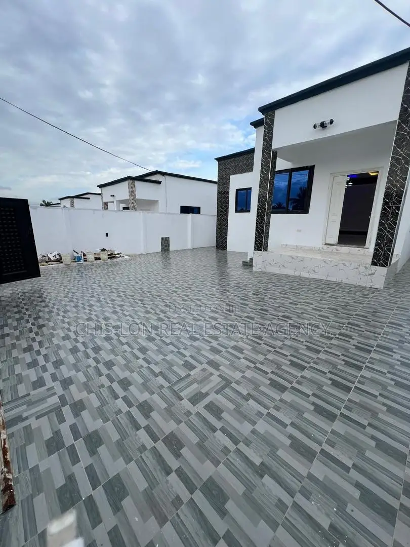 3bdrm House in Kasoa Cp for sale