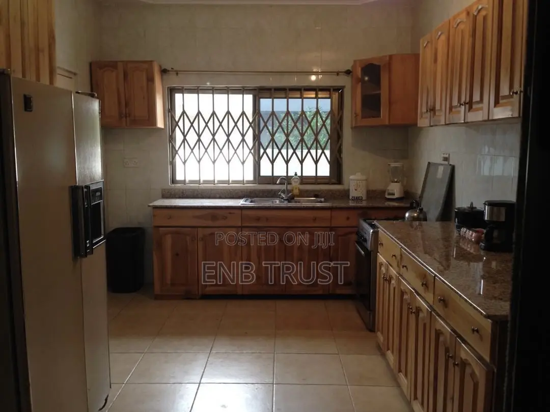 5bdrm House in Achimota, The Mall for sale