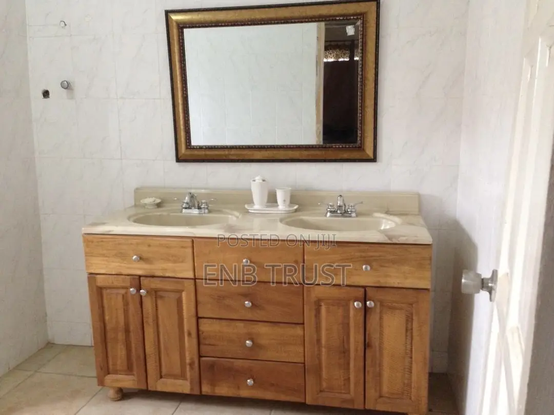 5bdrm House in Achimota, The Mall for sale