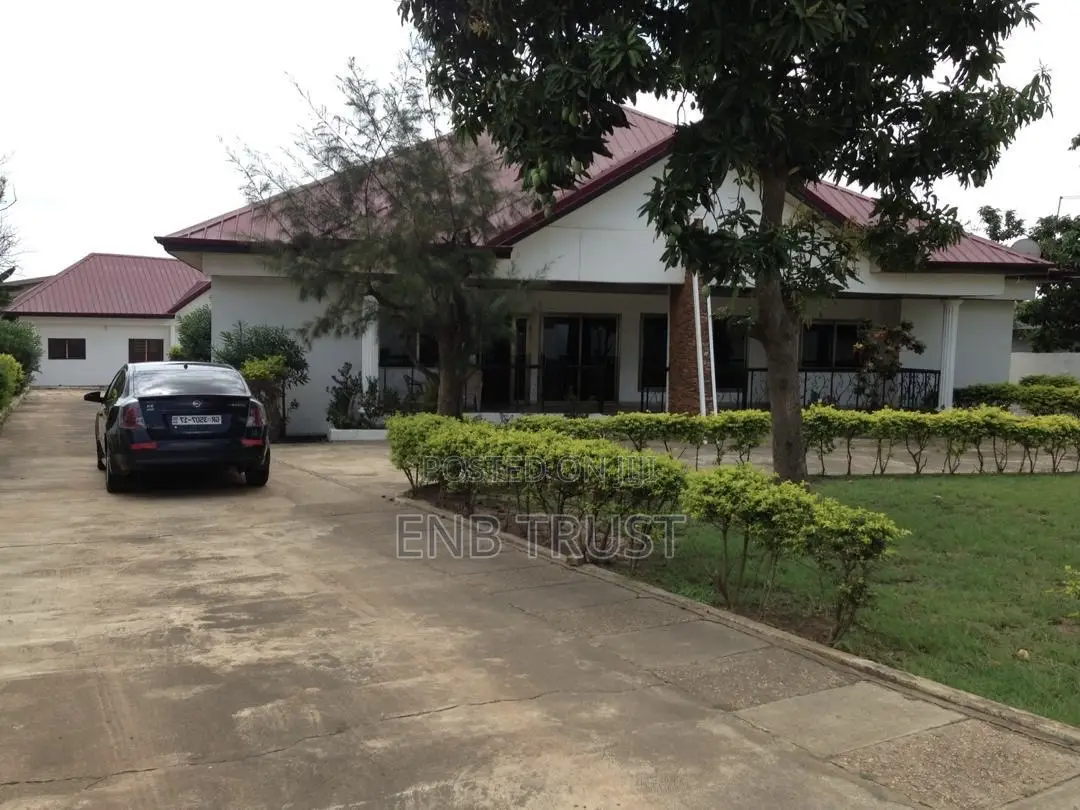 5bdrm House in Achimota, The Mall for sale