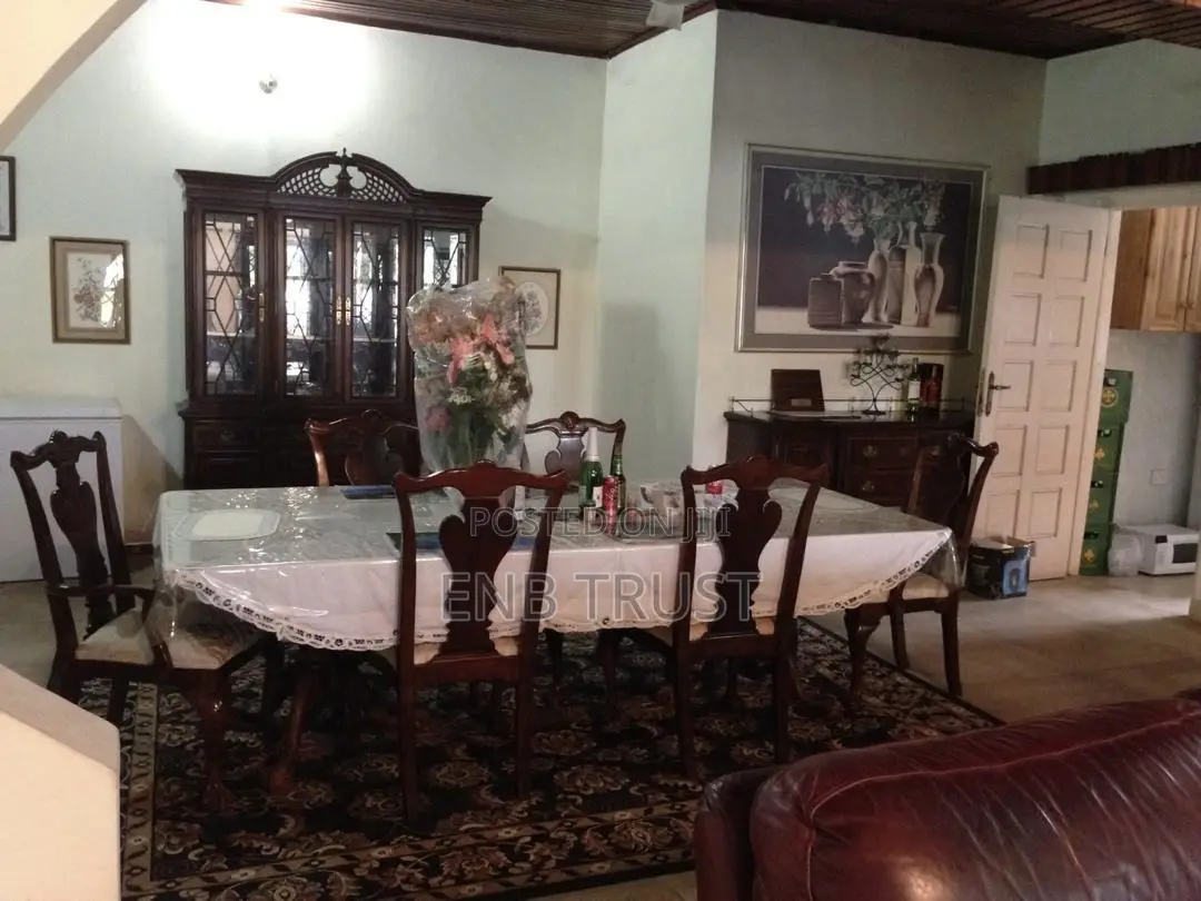 5bdrm House in Achimota, The Mall for sale