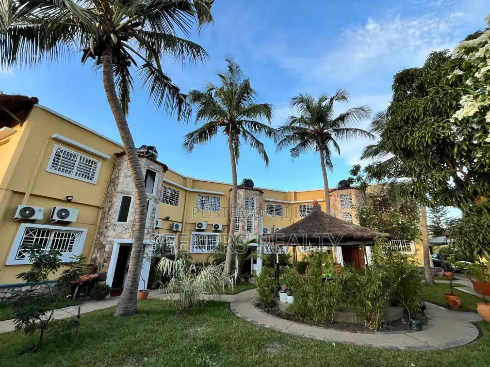10bdrm Mansion in Seekers Realty, Labone for sale