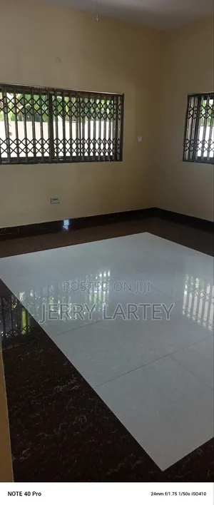 3bdrm Apartment in Dansoman Accountant for rent