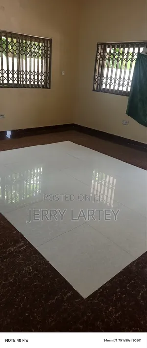 3bdrm Apartment in Dansoman Accountant for rent