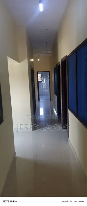 3bdrm Apartment in Dansoman Accountant for rent