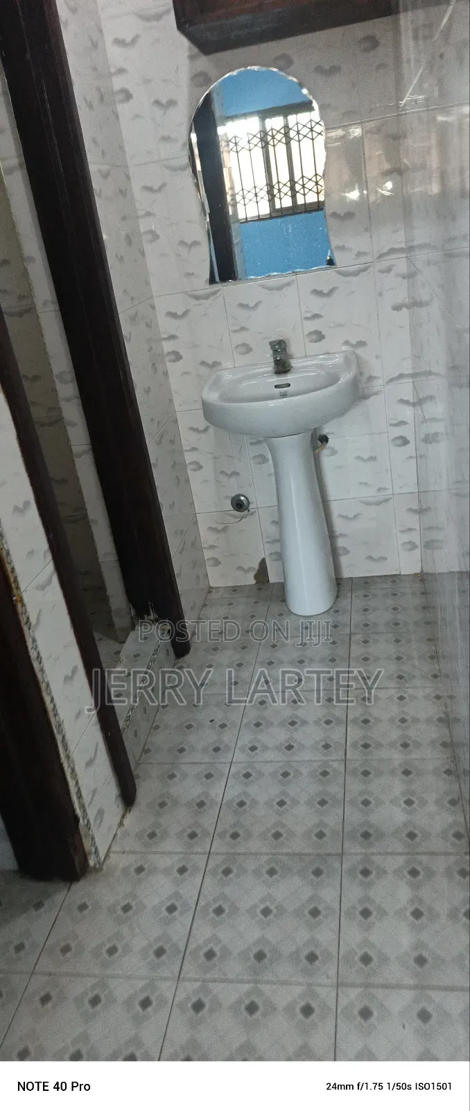 3bdrm Apartment in Dansoman Accountant for rent
