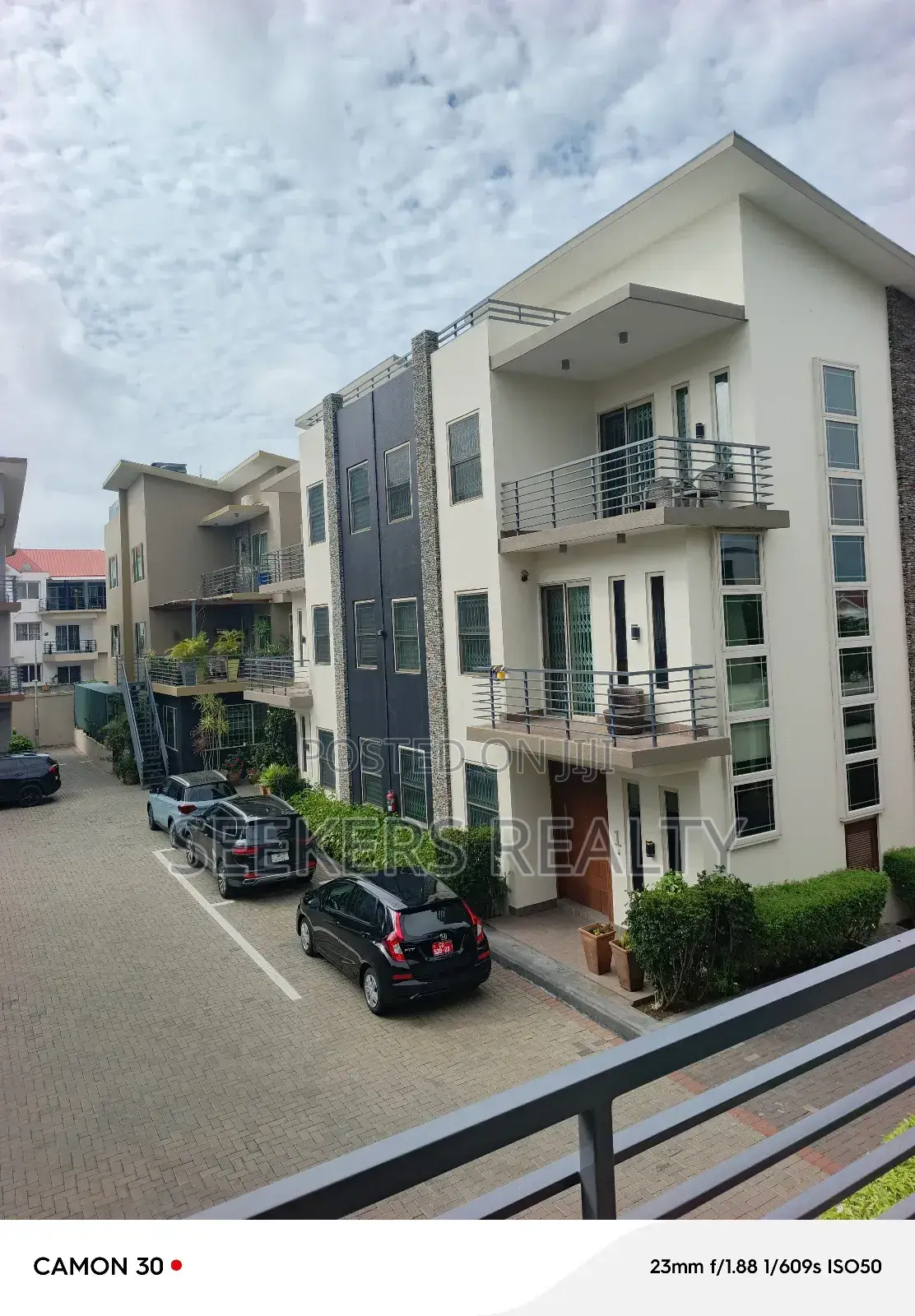4bdrm Townhouse / Terrace in Seekers Realty, Cantonments for rent