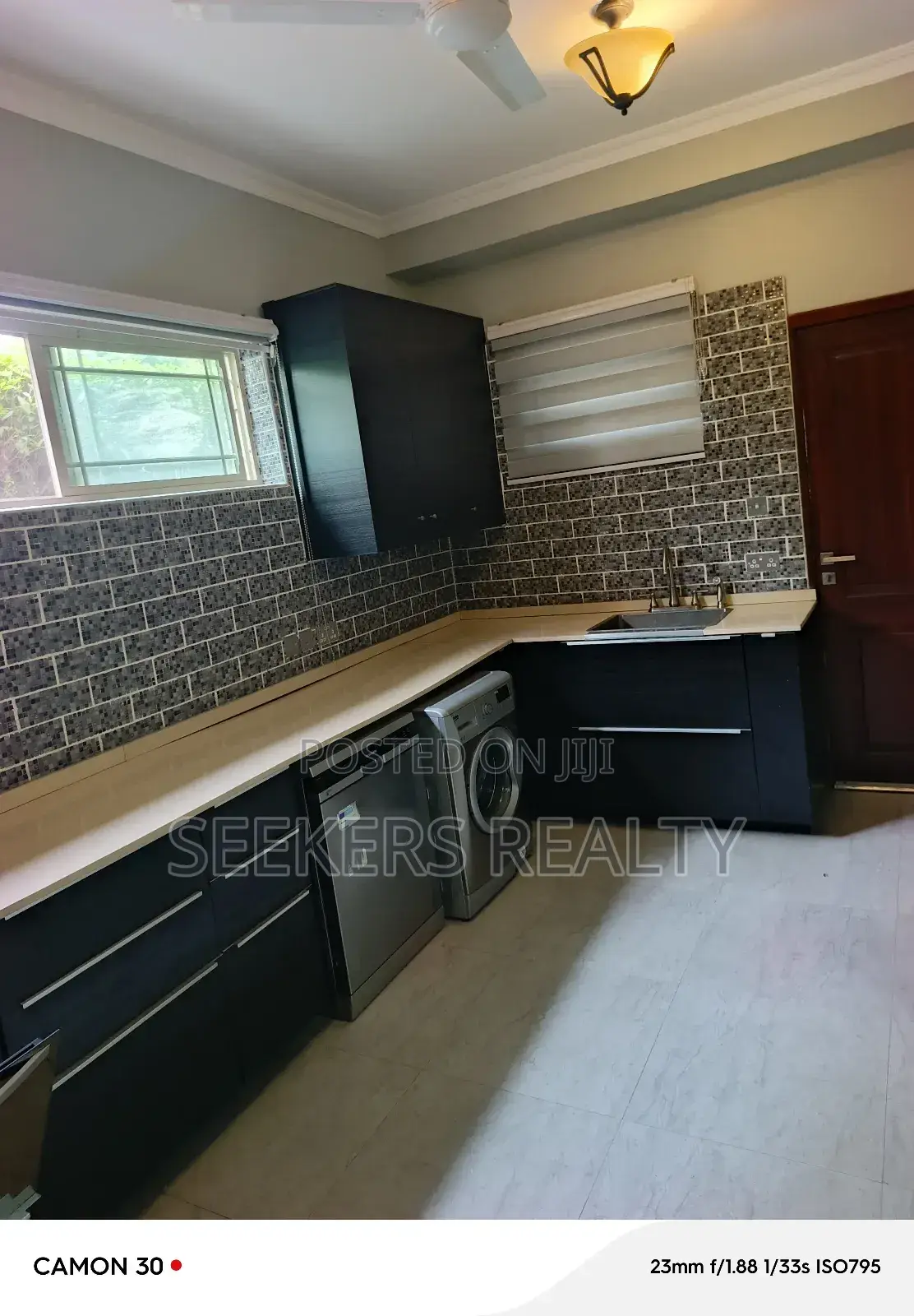 4bdrm Townhouse / Terrace in Seekers Realty, Cantonments for rent