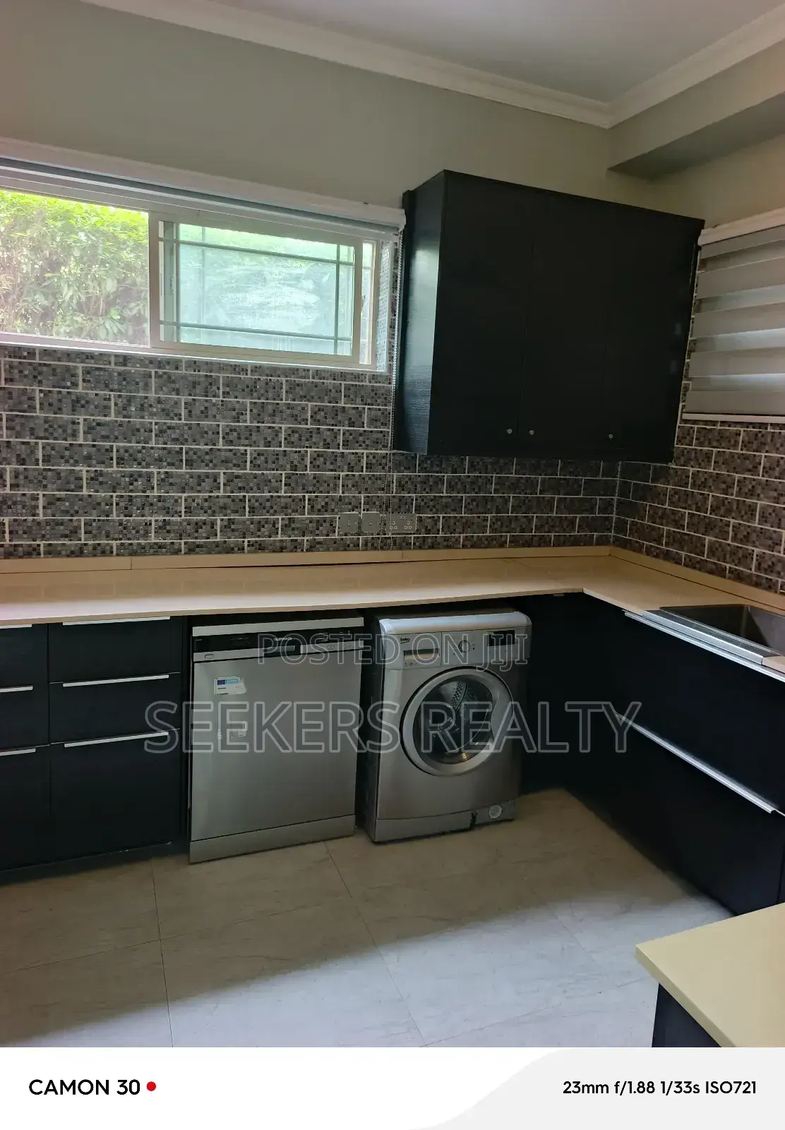 4bdrm Townhouse / Terrace in Seekers Realty, Cantonments for rent