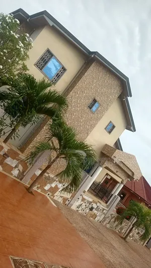 5bdrm Duplex in Gated Community, Oyarifa for rent