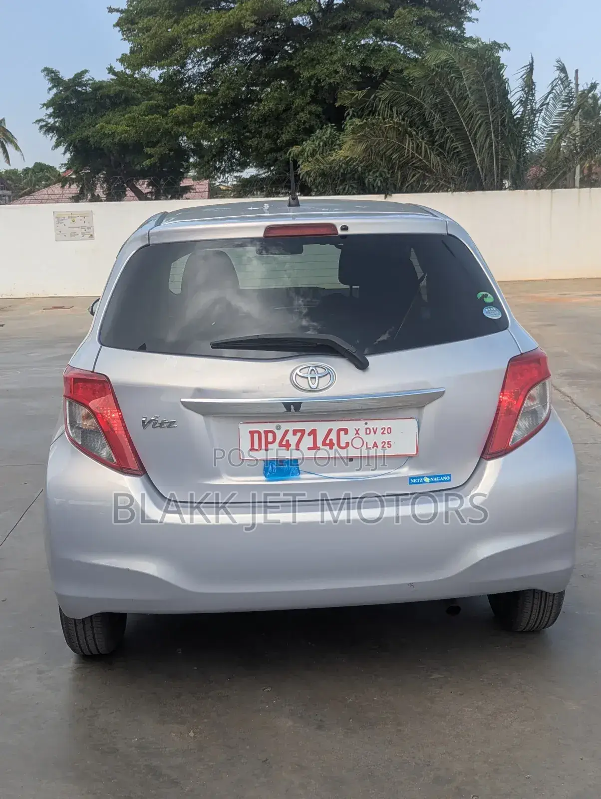 Toyota Vitz 1.3 AWD 5dr 2012 Beige