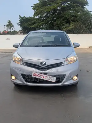 Toyota Vitz 1.3 AWD 5dr 2012 Beige