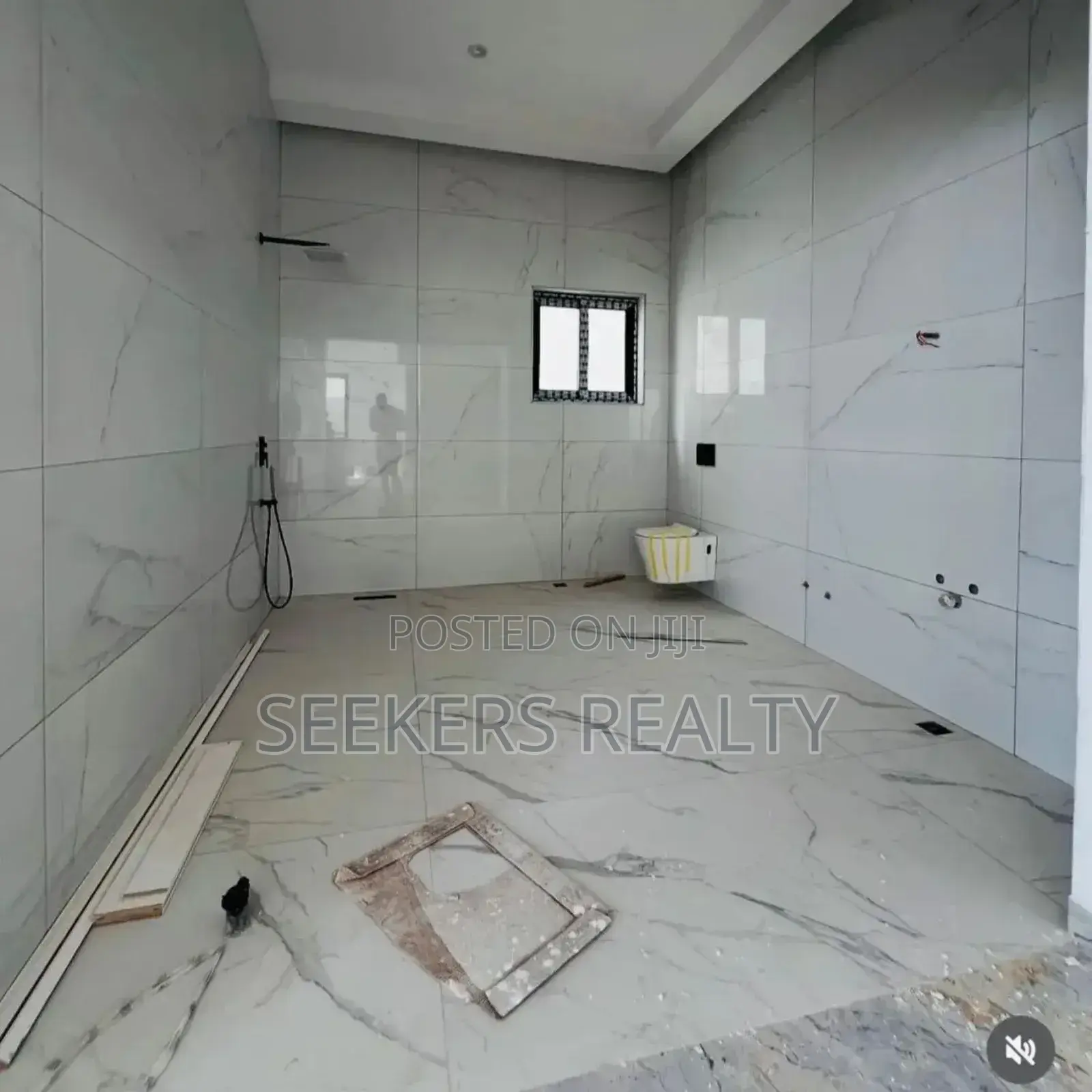 5bdrm House in Seekers Realty, East Legon for sale
