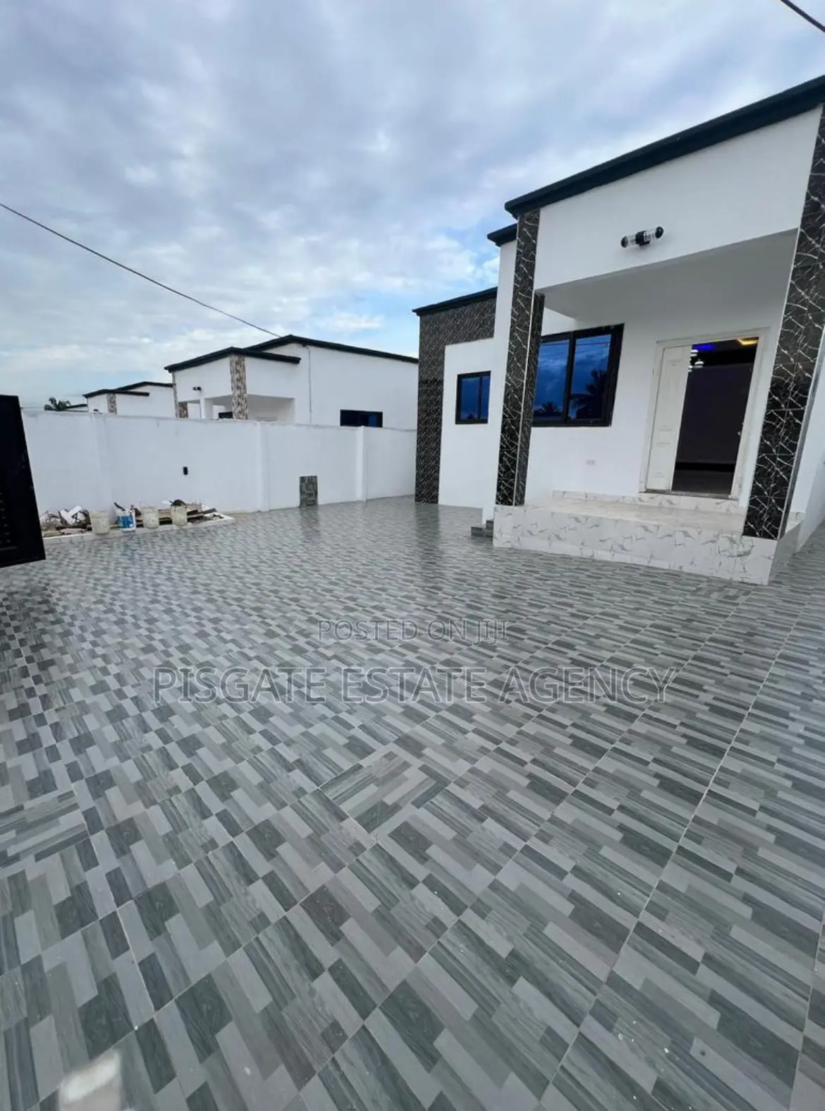3bdrm House in Kasoa for sale
