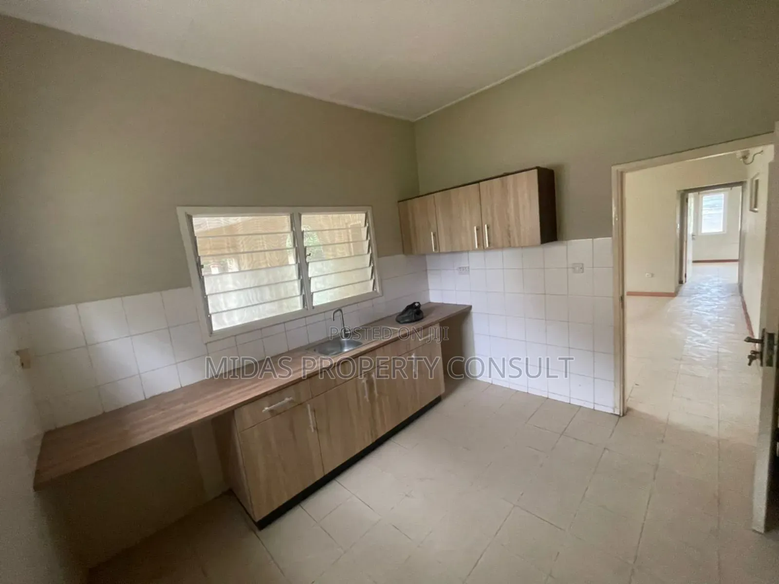 3bdrm House in Acp Estates, Pokuase for sale