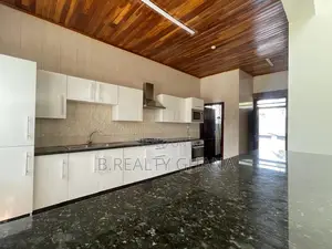 4bdrm House in Labone for rent