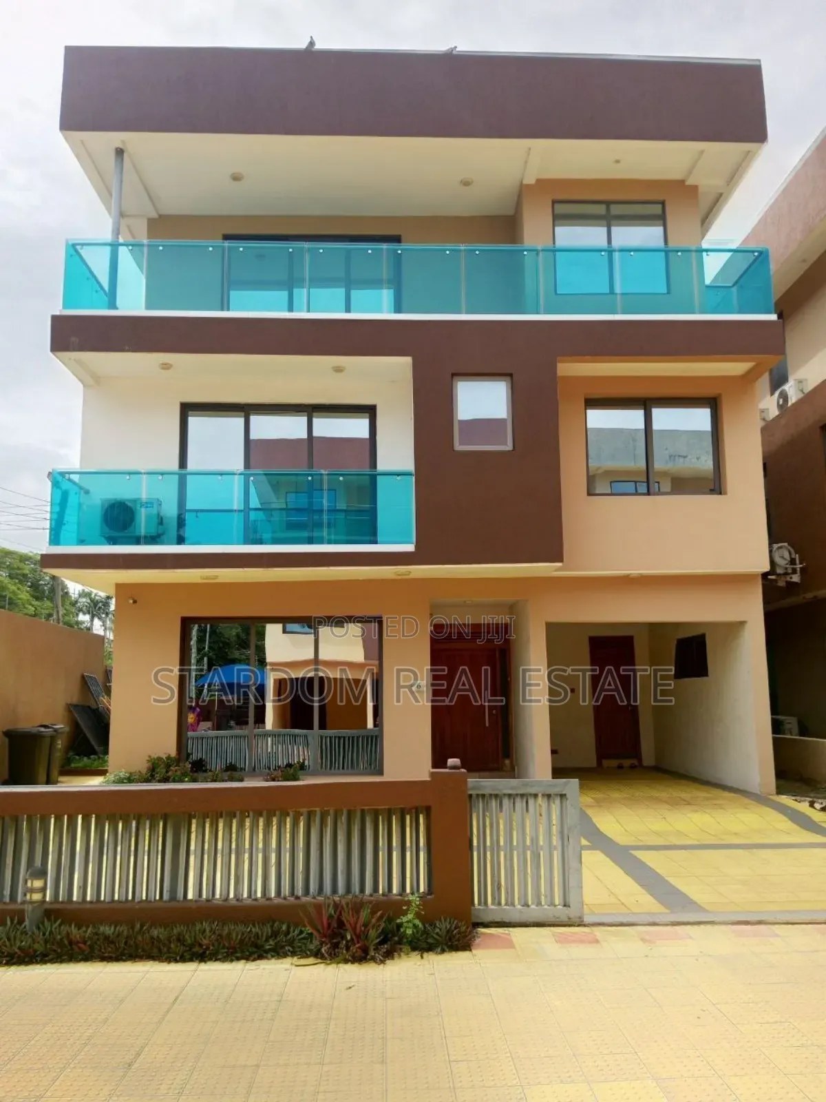 4bdrm Townhouse / Terrace in East Legon for rent