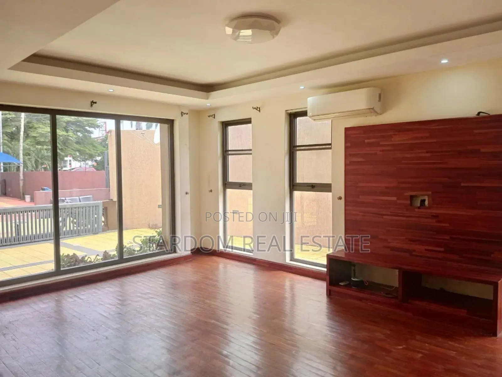 4bdrm Townhouse / Terrace in East Legon for rent