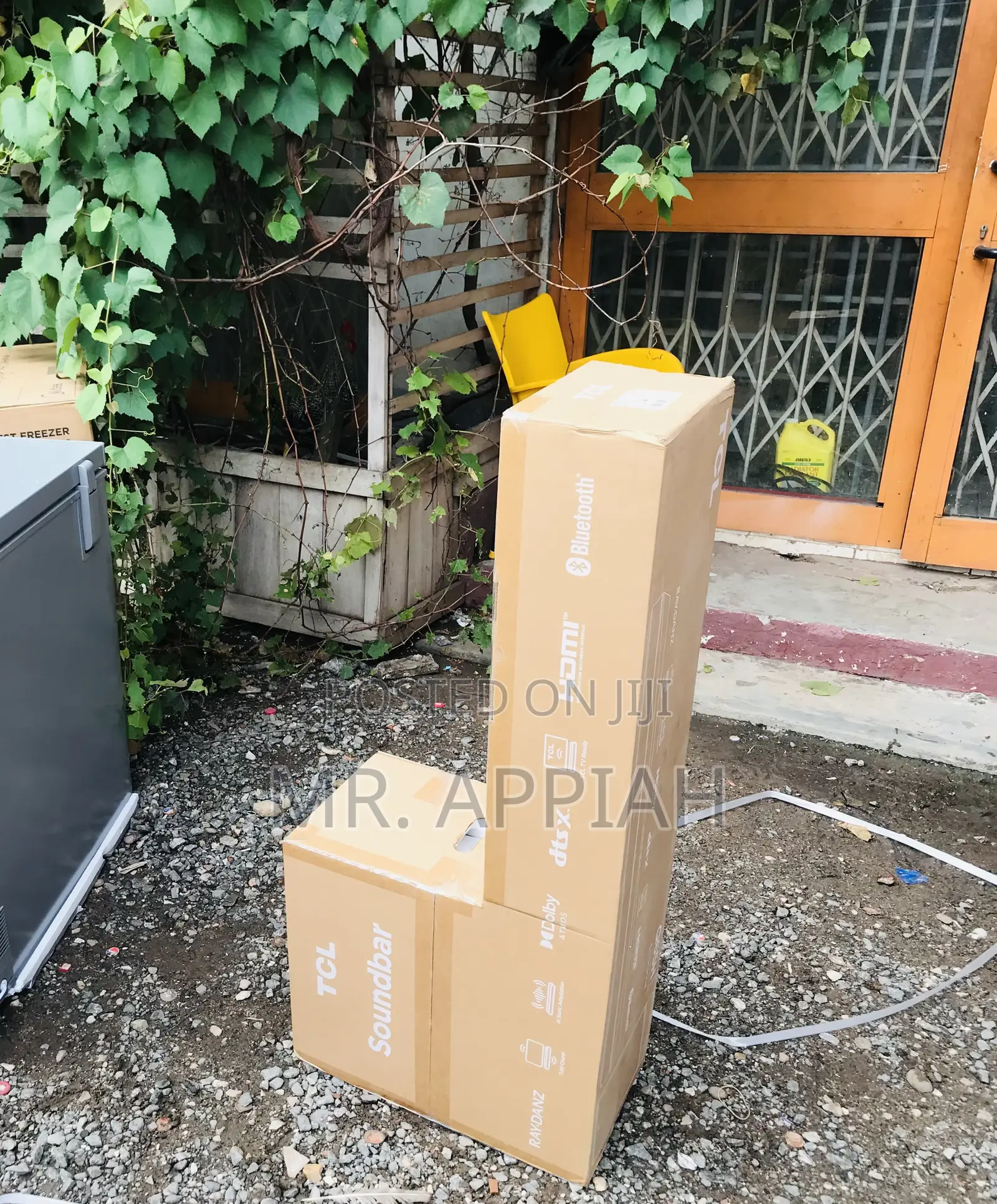 Unique Design TCL Q65h. 580 Watts Bluetooth Sound Bar.