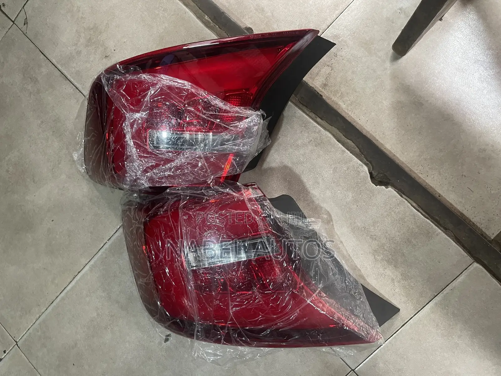 Camry 2012 Tail Light Pair Spec